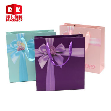 精致喜礼，尽显心意——义乌市邦卡包装厂25格巧克力盒包装袋